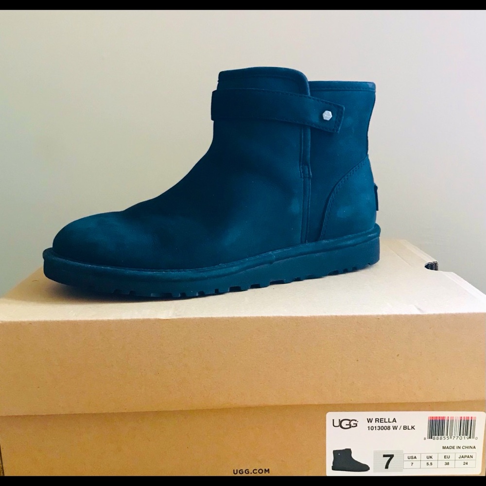 Authentic UGG leather boots. Size 7.